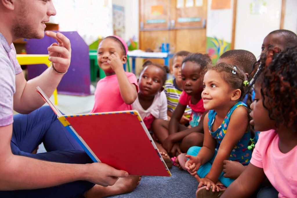 Benefits of Becoming a Kindergarten Teacher
