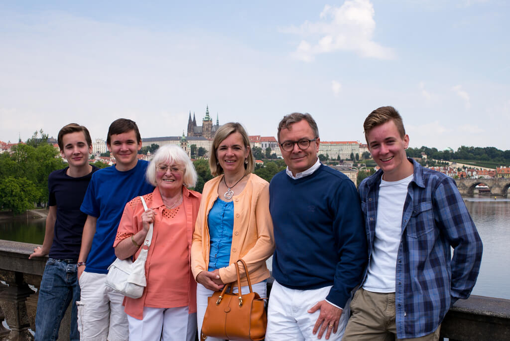 What other regions offer potential for Czech citizens wanting to teach English