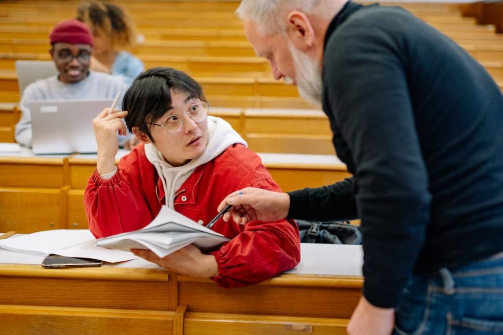 How Does Vietnamese Language Improve Classroom Management and Student Rapport?
