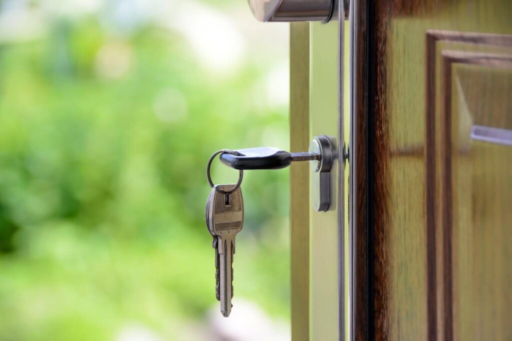 How to Find Reliable Housing Before Arrival