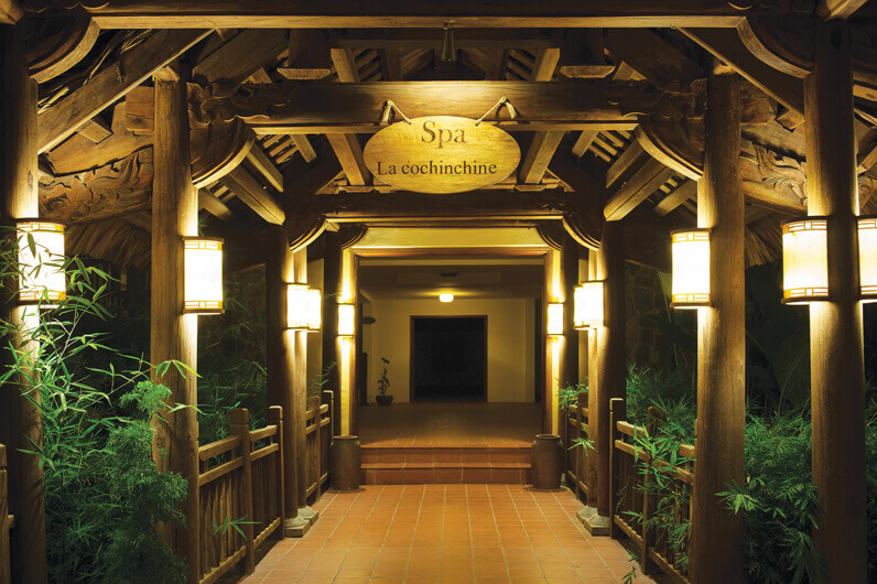 La Cochinchine Luxury Spa at Rex Hotel – Traditional Medicine