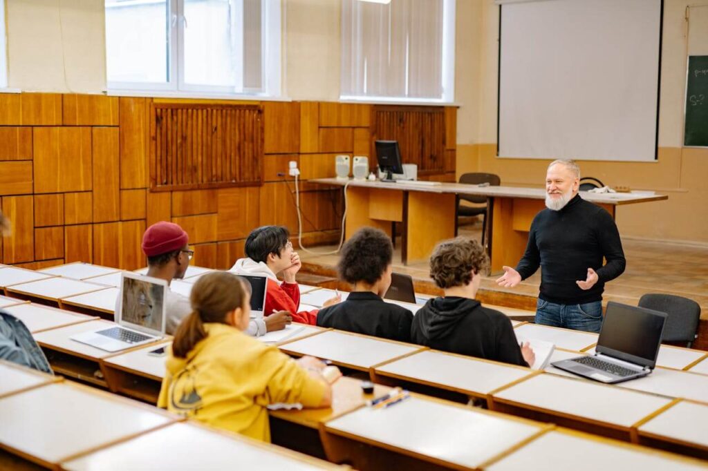 What Is Behaviorism in Language Teaching